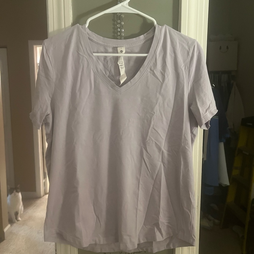 Lululemon Women's V-Neck Lavender Top